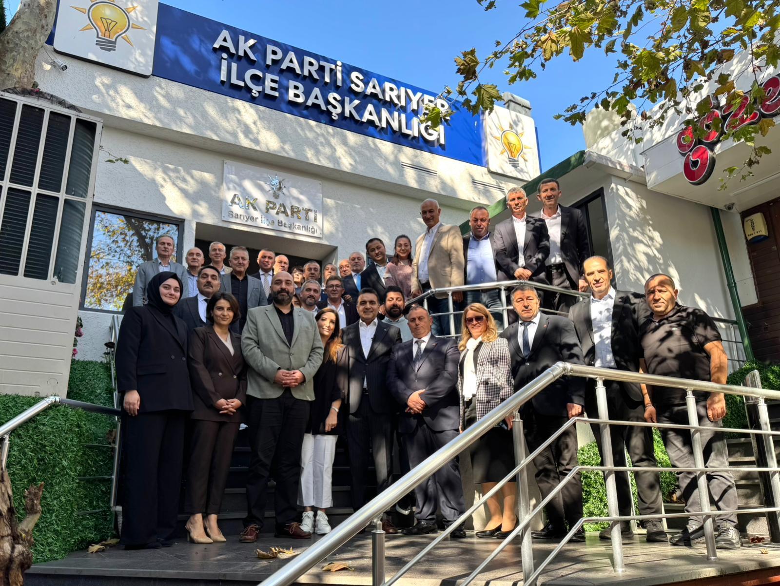 AK Parti Sarıyer’den muhtarlar buluşması