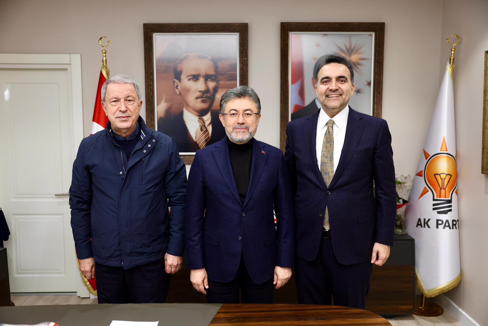 Tarım ve Orman Bakanımız İbrahim Yumaklı, TBMM Millî Savunma Komisyonu Başkanımız Hulusi Akar ve Milletvekilimiz İsmail Emrah Karayel, İlçe Başkanlığımıza ziyarette bulundular.