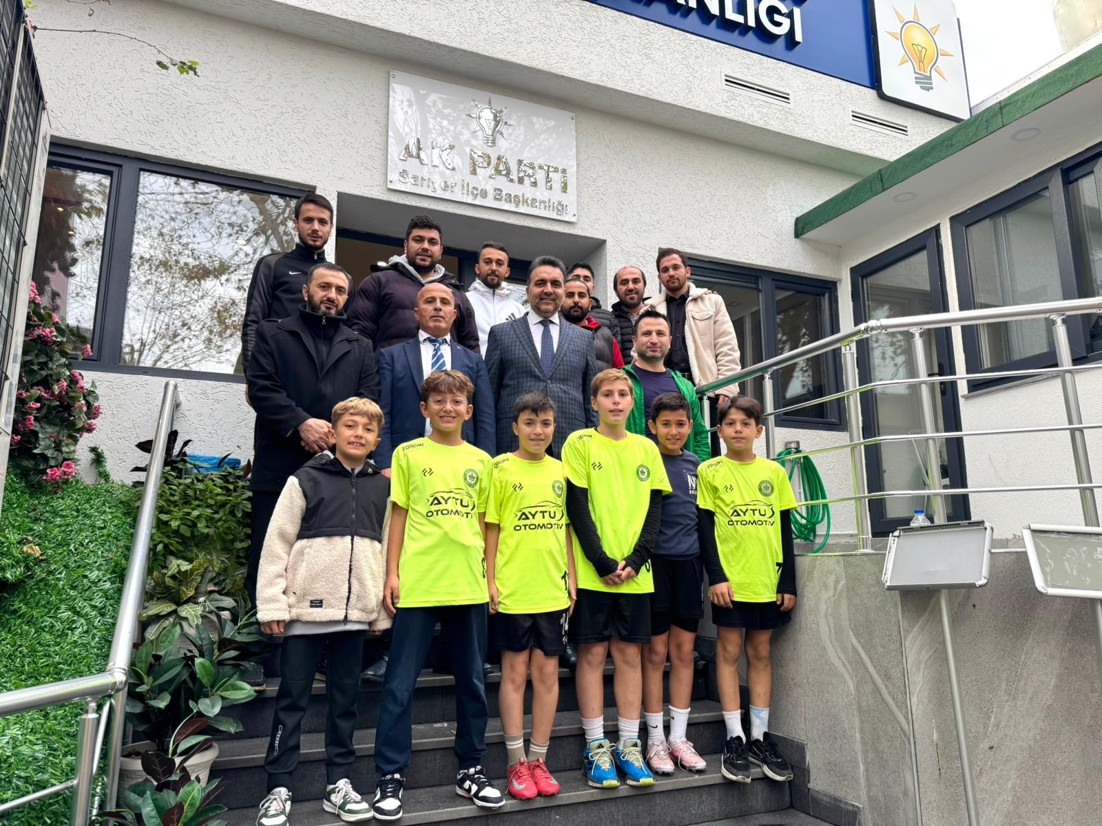 Ayazağa Esen Spor Kulübü'den İlçe Başkanımız Halil İbrahim Kurşun'a ziyaret.